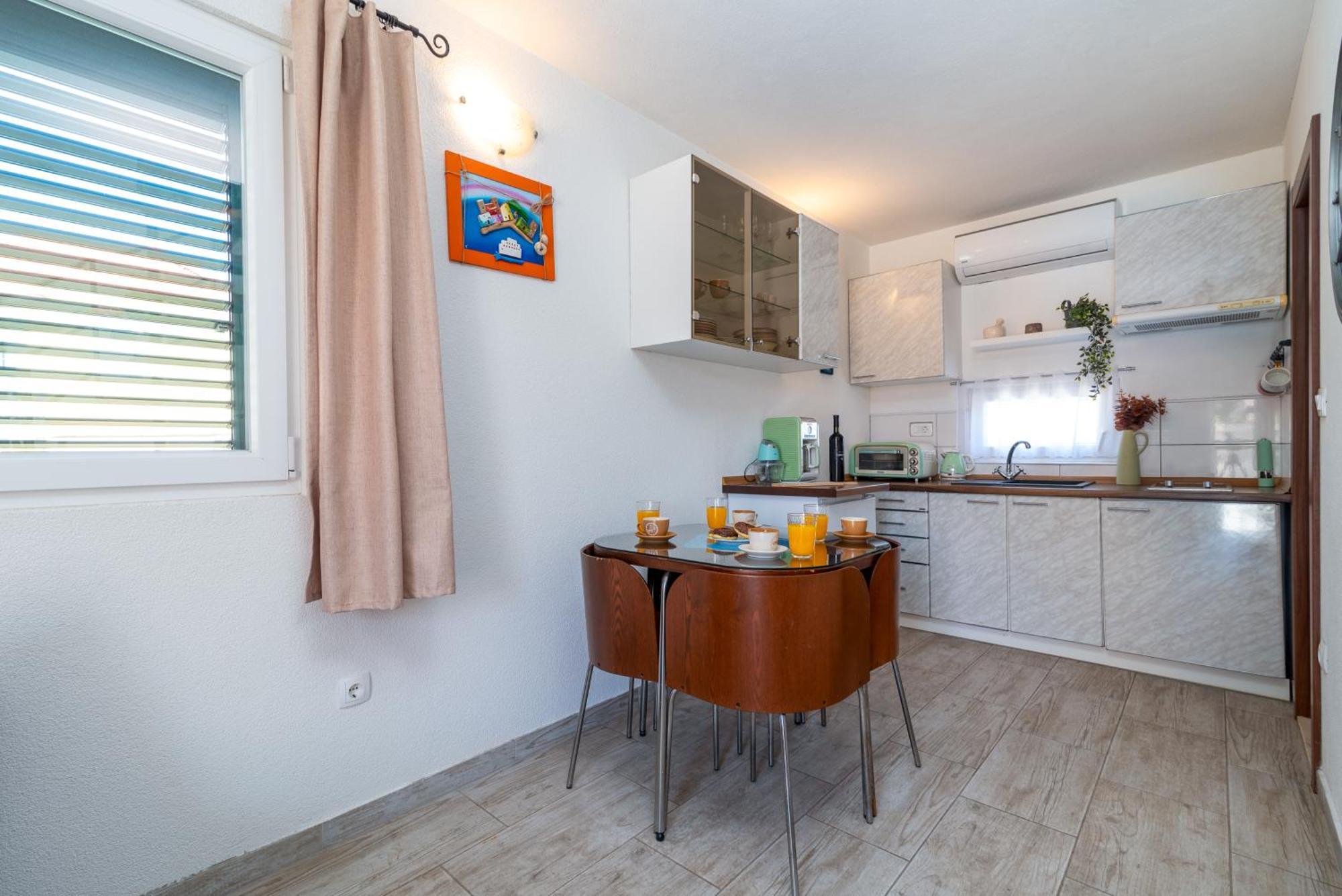 Studio Apartment Dona Трогир Экстерьер фото