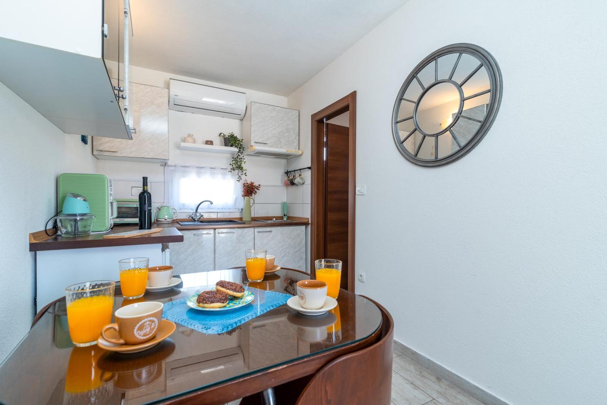 Studio Apartment Dona Трогир Экстерьер фото