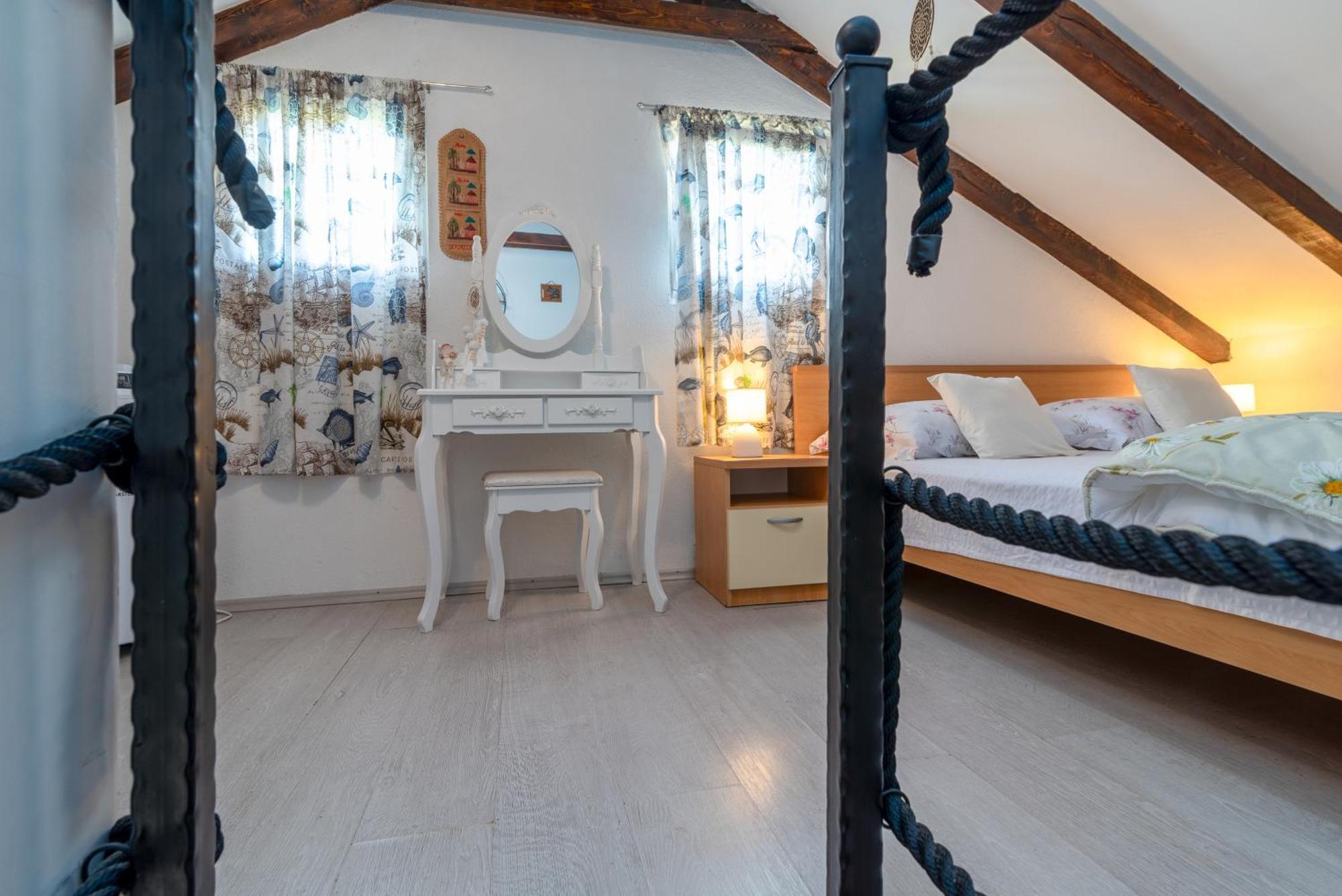 Studio Apartment Dona Трогир Экстерьер фото